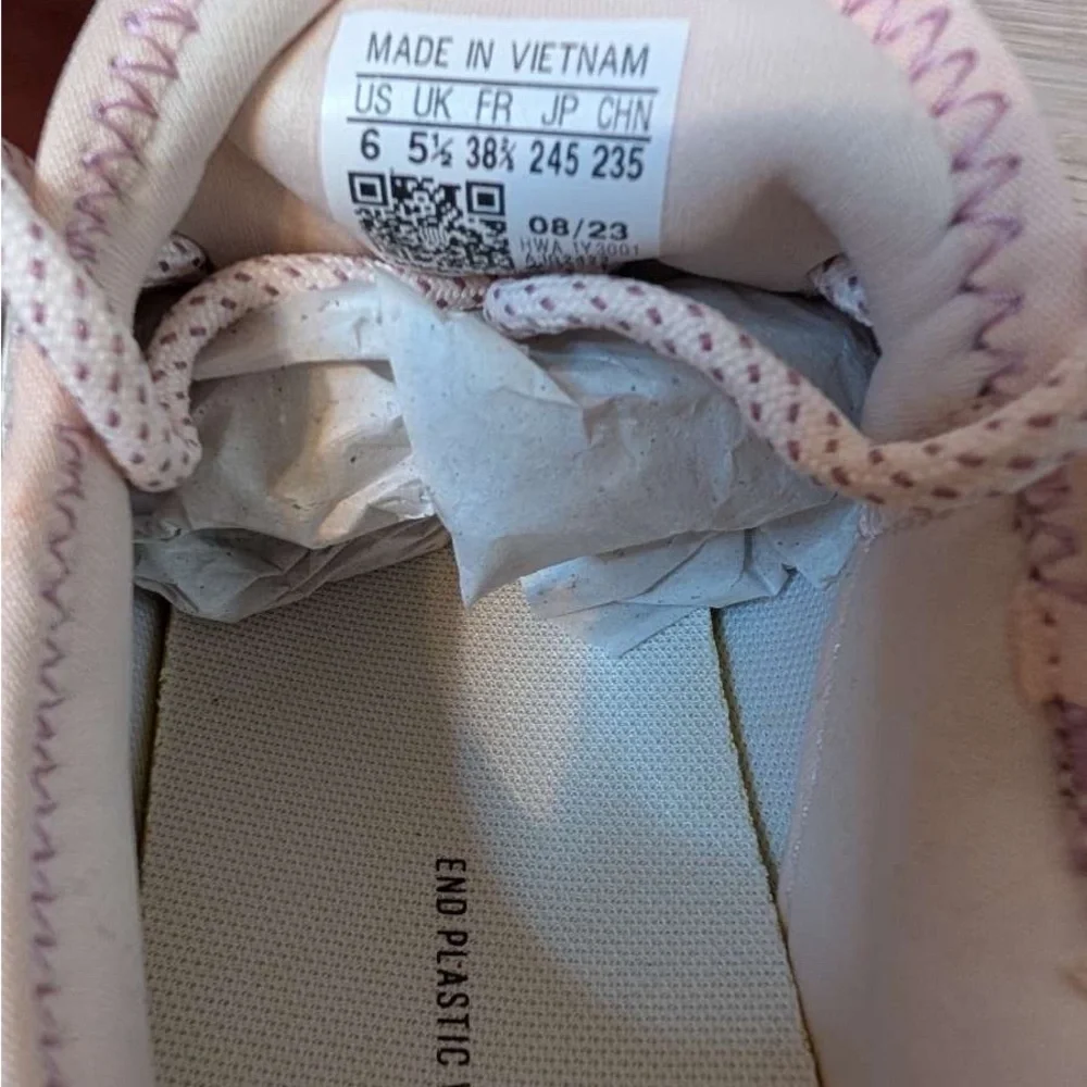 Pink adidas - Picture 2 of 6